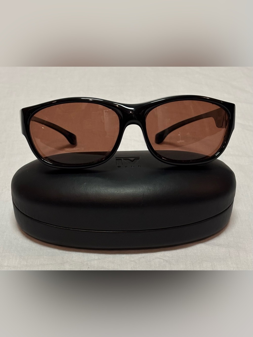 NWOT- Live Eyewear Wear Over Prescription Sunglasses Gloss Black Amber E800C